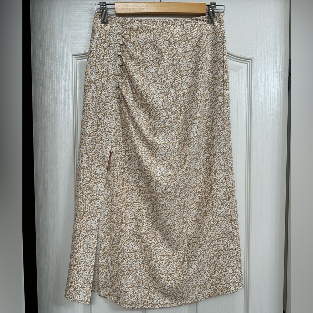 Endless Blu floral midi skirt with side slit. Size Small.